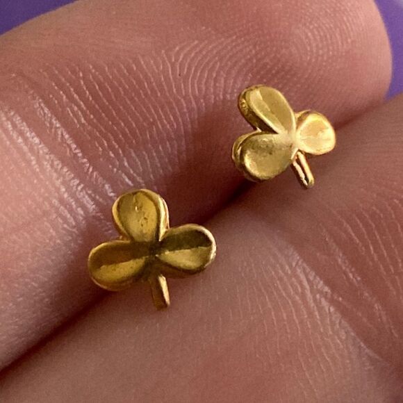 💛 Vintage Gold Filled Clover Leaf Earrings - Picture 2 of 3